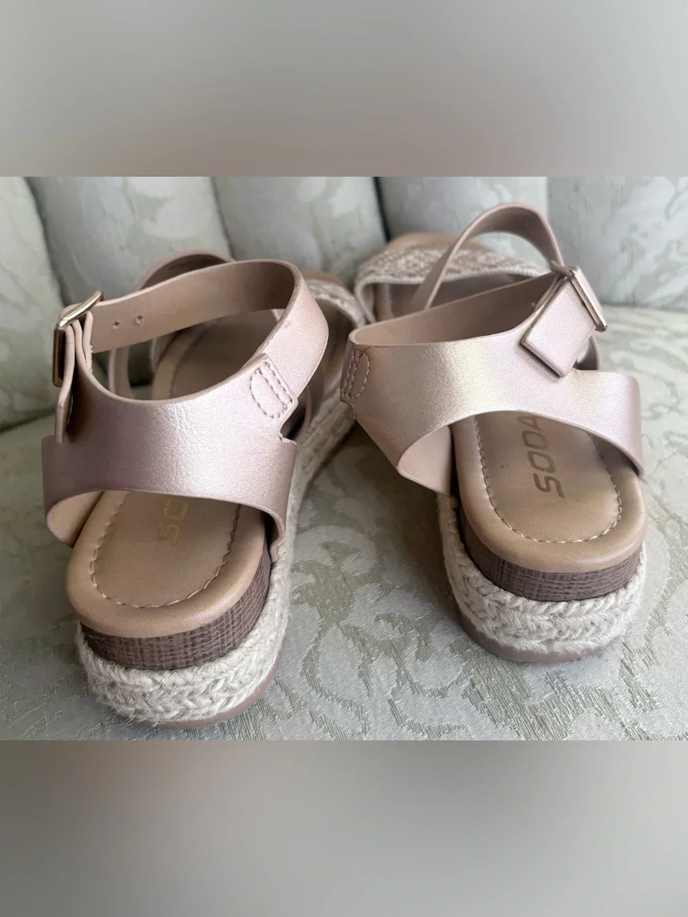Soda rose ankle